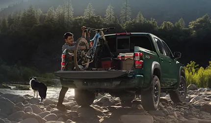 Bannière de New  2024 Frontier King Cab PRO-4X Standard Bed 4x4 in London