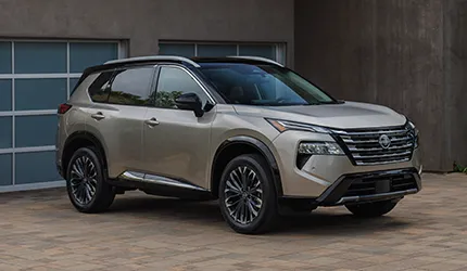 Bannière de New  2023 Rogue FWD S in London