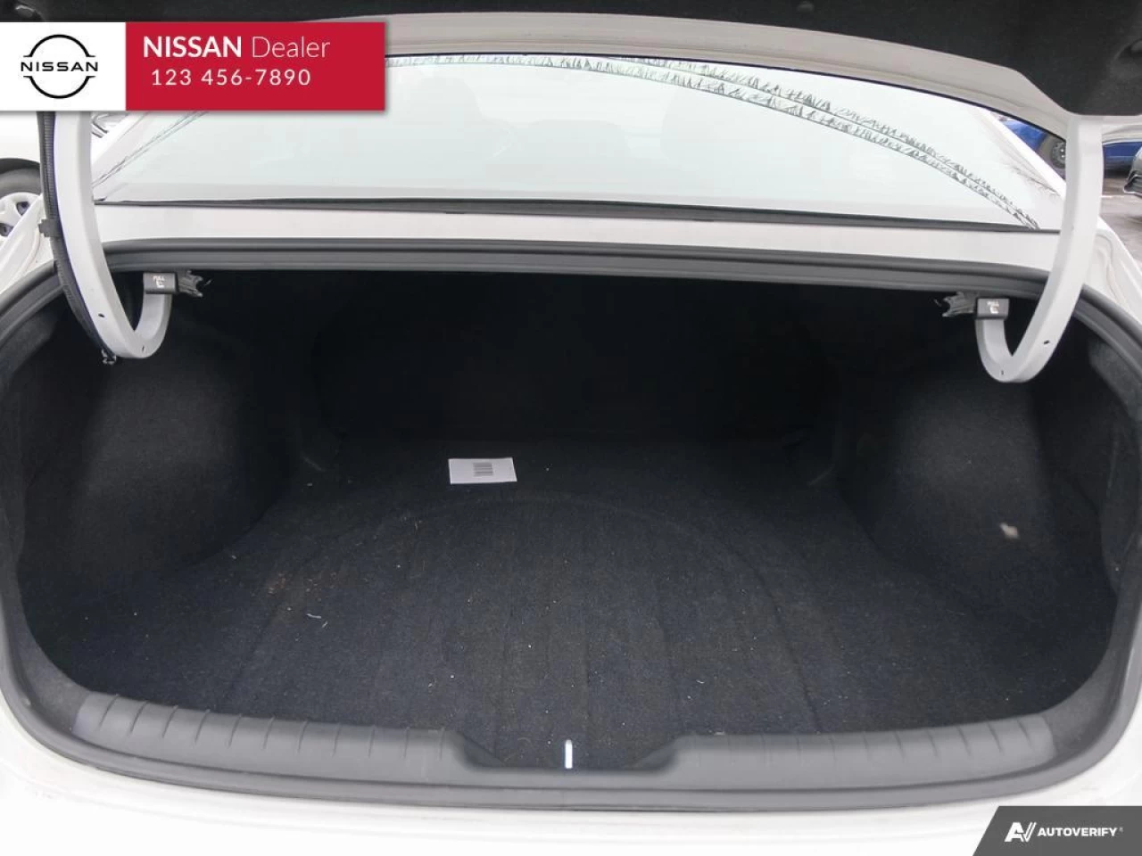 2022 Hyundai Elantra  Main Image