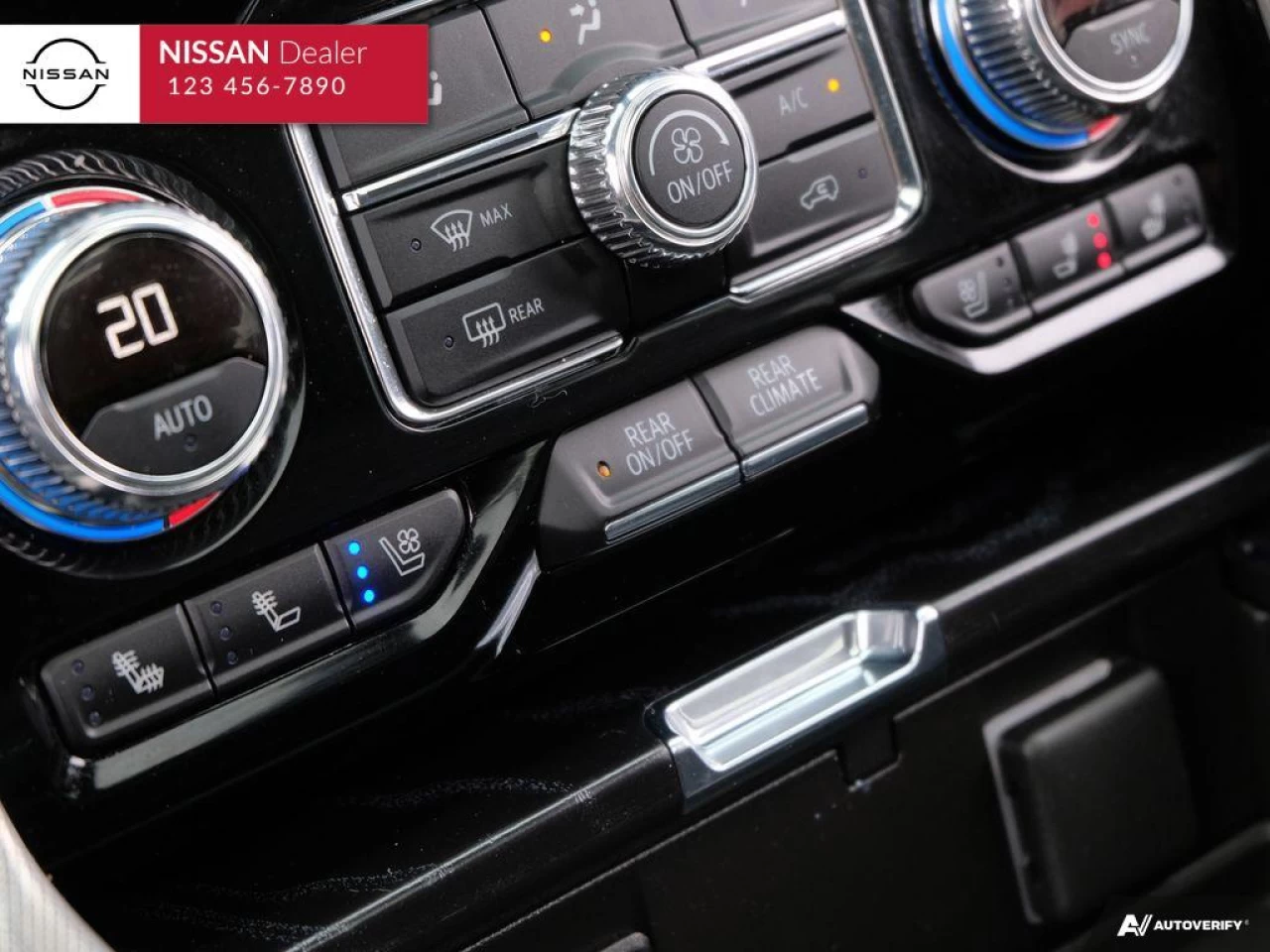 2021 GMC Yukon Denali Main Image