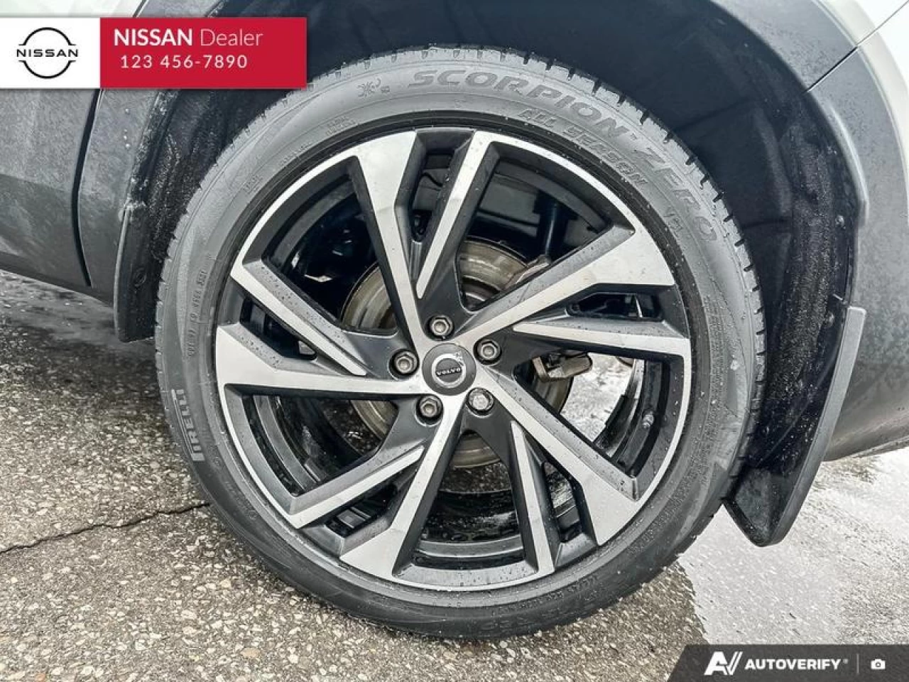 2022 Volvo XC40 T5 Inscription Main Image