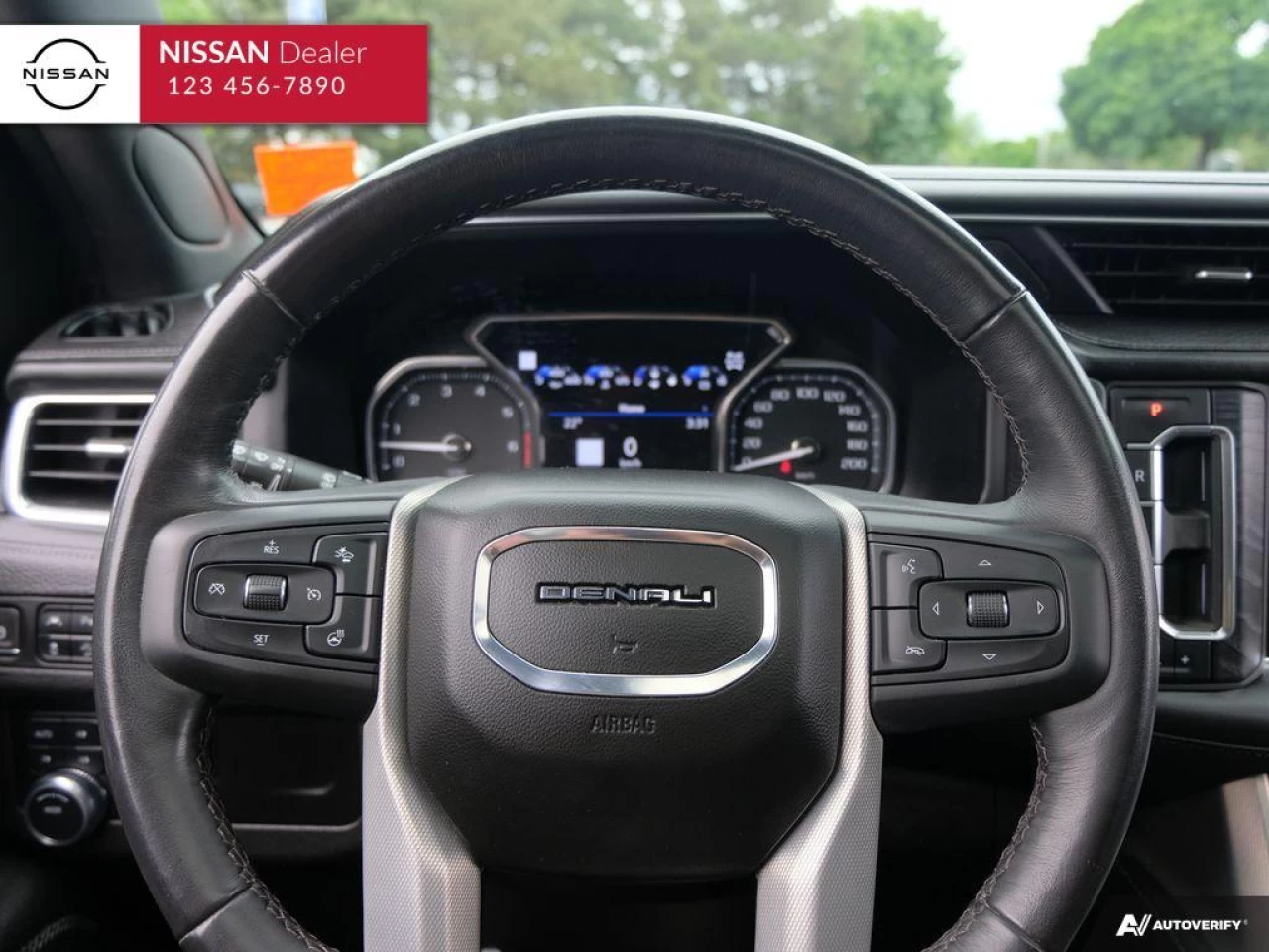 2021 GMC Yukon Denali Main Image