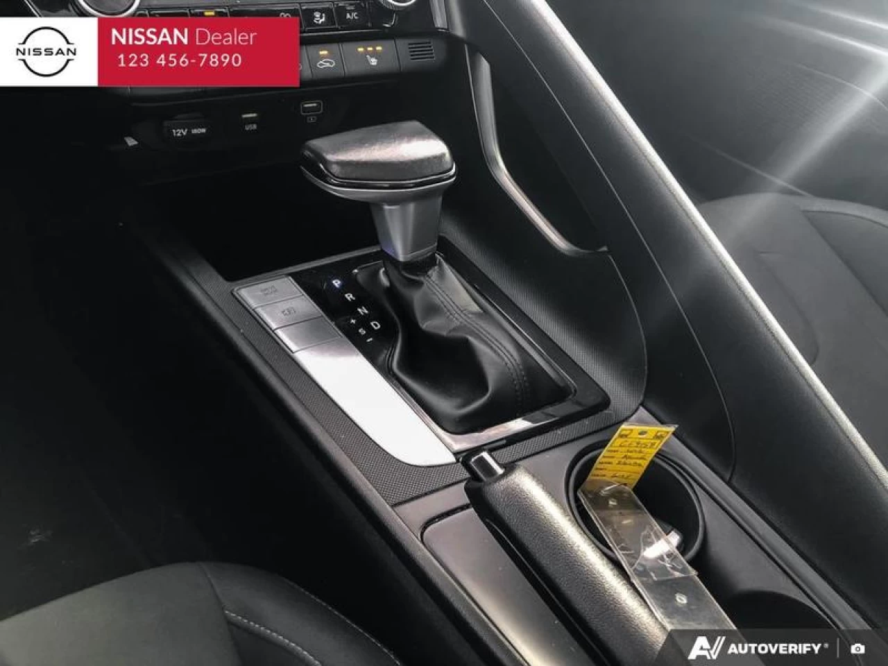 2022 Hyundai Elantra  Main Image
