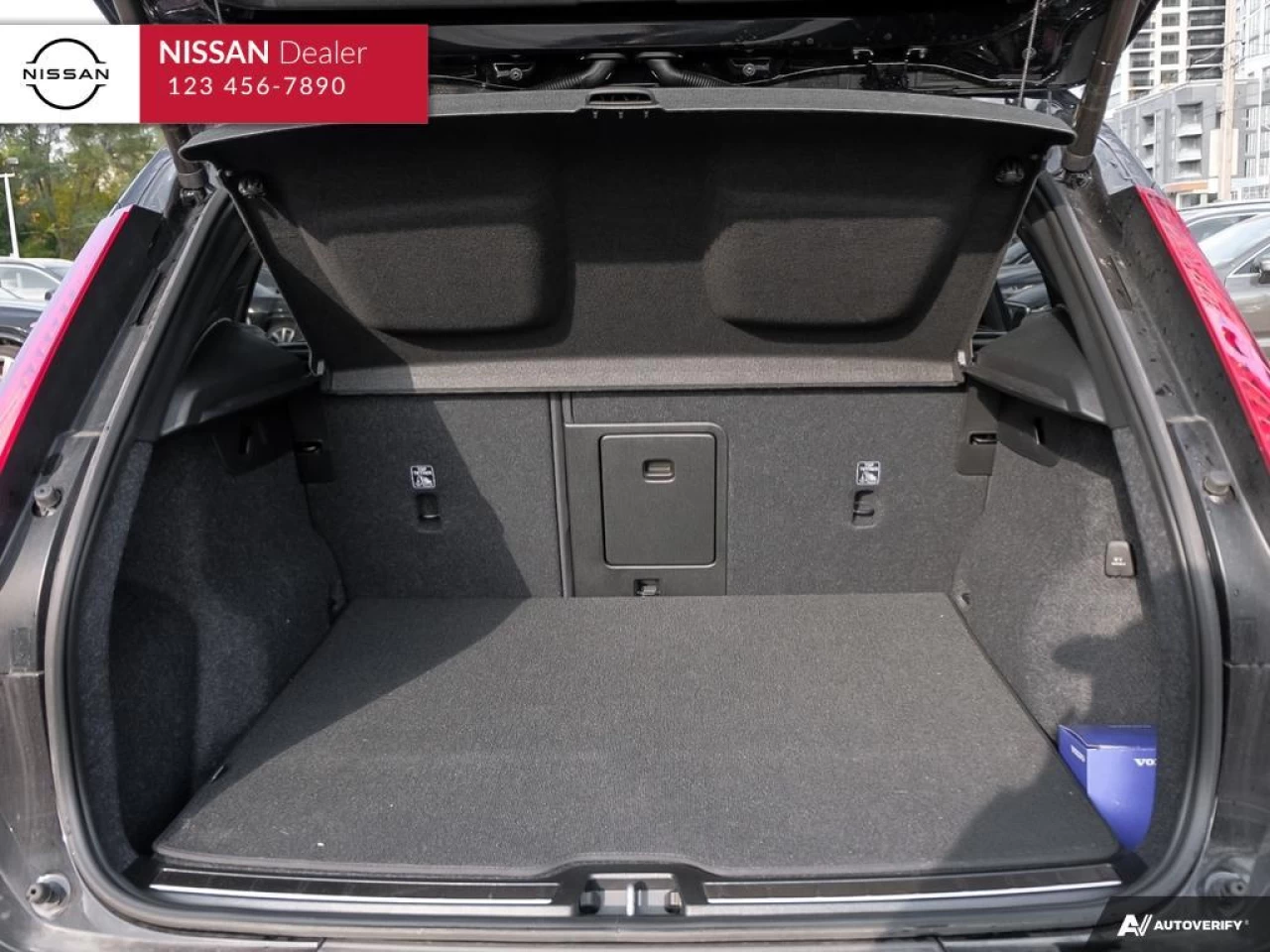 2022 Volvo XC40 T5 Inscription Main Image