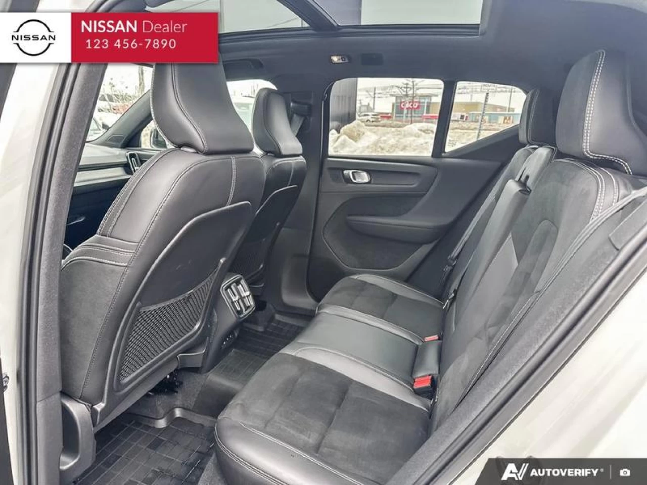 2022 Volvo XC40 T5 Inscription Main Image