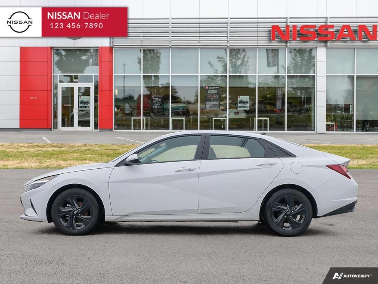 2022 Hyundai Elantra  Main Image