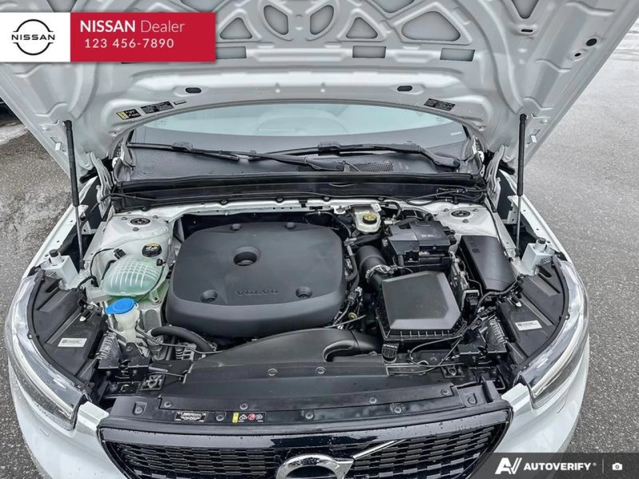 2022 Volvo XC40 T5 Inscription Main Image