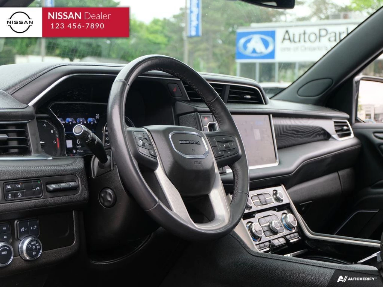 2021 GMC Yukon Denali Main Image