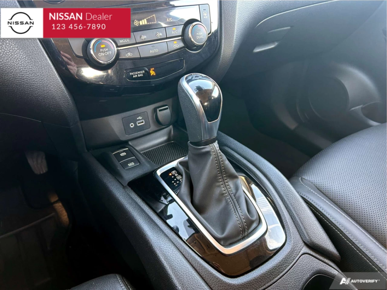 2021 Nissan Qashqai SL AWD Main Image