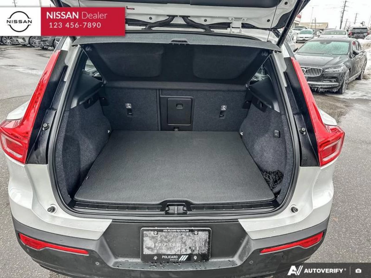 2022 Volvo XC40 T5 Inscription Main Image