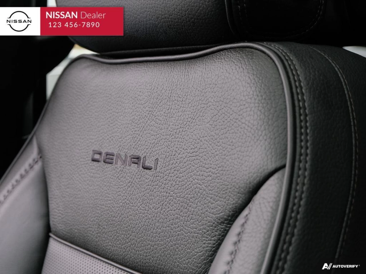 2021 GMC Yukon Denali Main Image