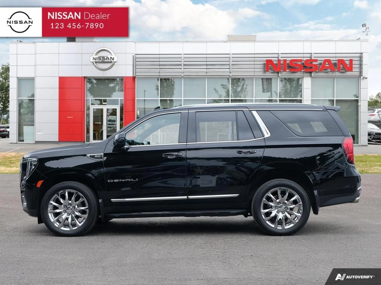 2021 GMC Yukon Denali Main Image