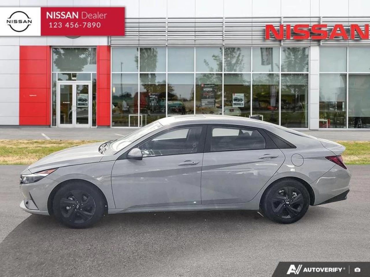 2022 Hyundai Elantra  Main Image