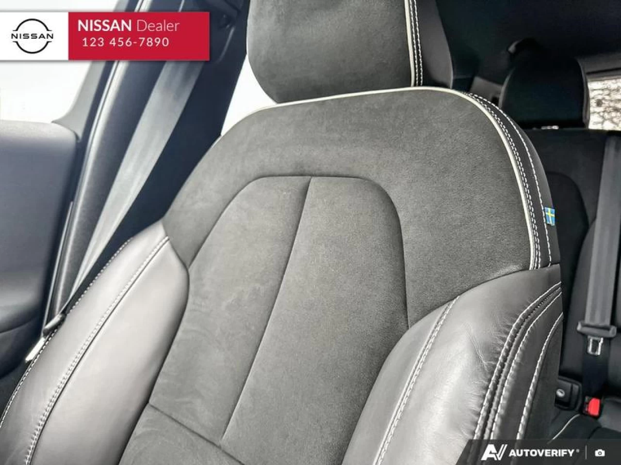 2022 Volvo XC40 T5 Inscription Main Image