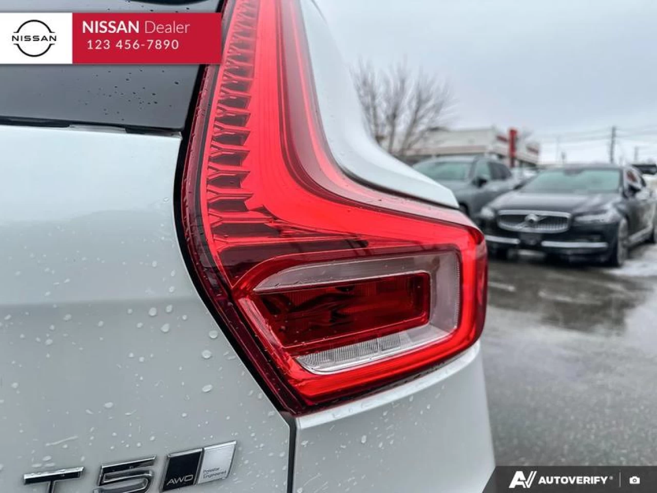 2022 Volvo XC40 T5 Inscription Main Image