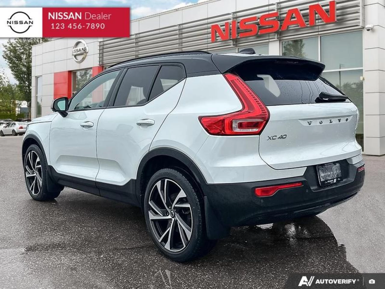 2022 Volvo XC40 T5 Inscription Main Image