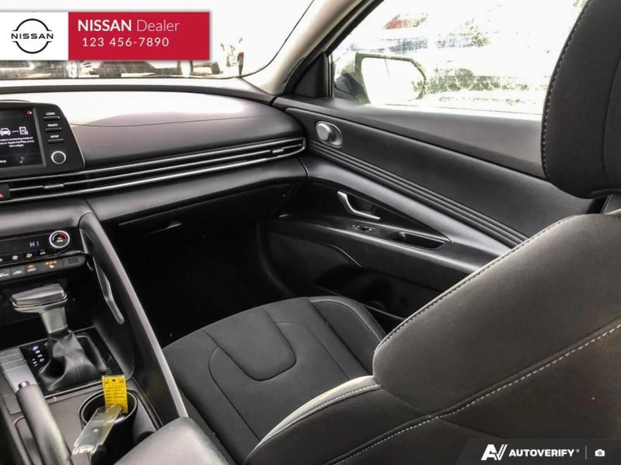 2022 Hyundai Elantra  Main Image